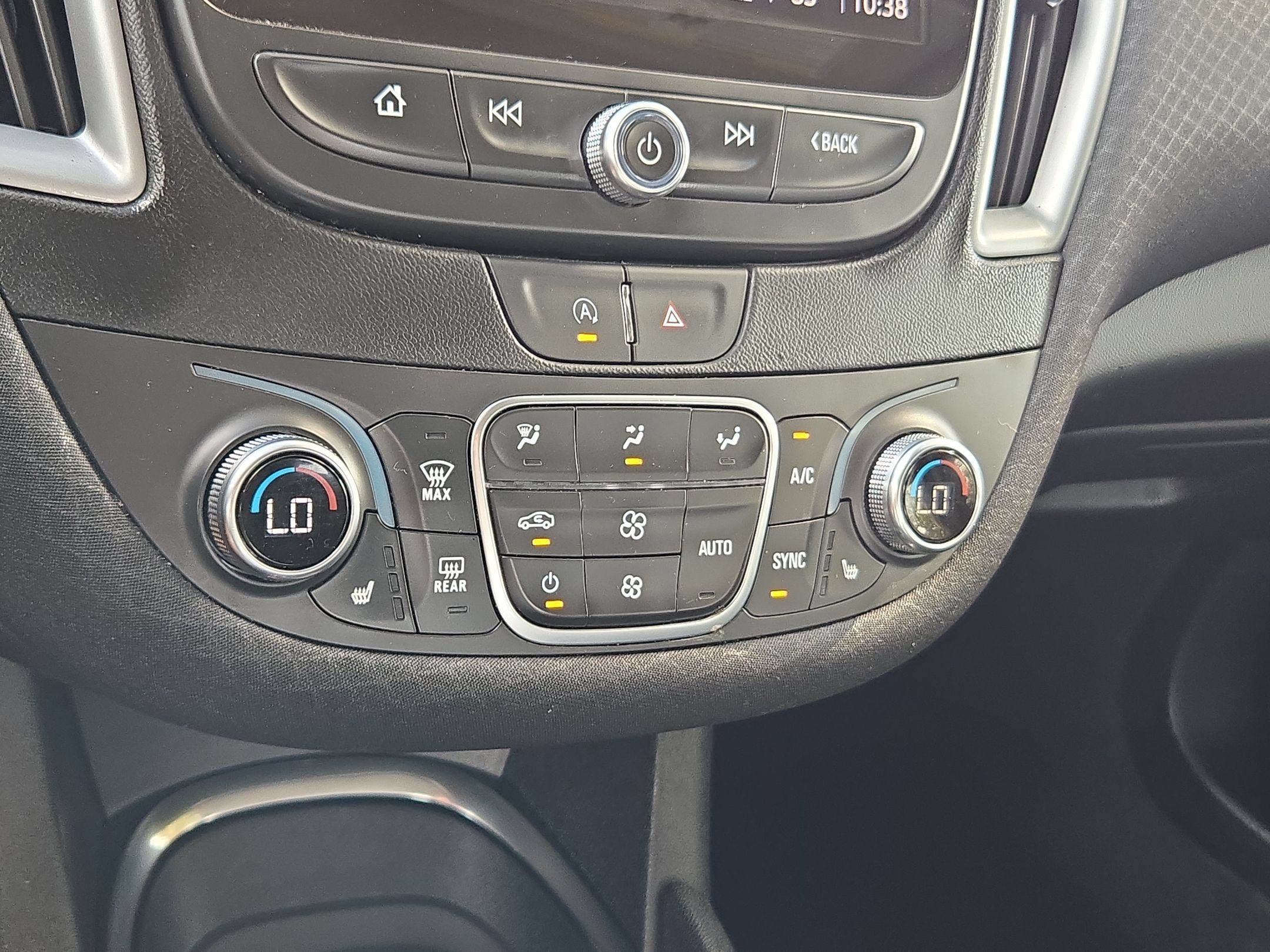 Certified 2025 Chevrolet Malibu LT FWD image 17