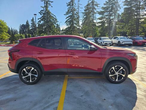 New 2026 Chevrolet Trax RS w/ Driver Confidence Package FWD image 6