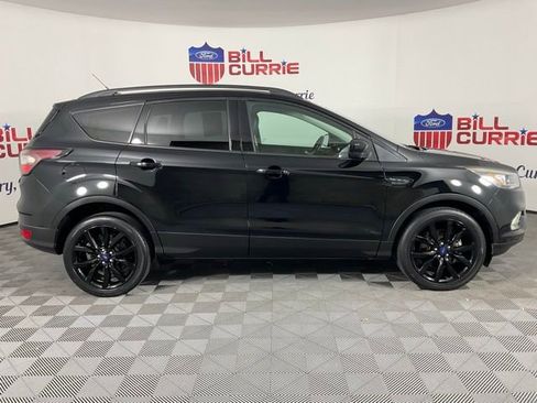 Used 2017 Ford Escape SE w/ Equipment Group 201A image 2