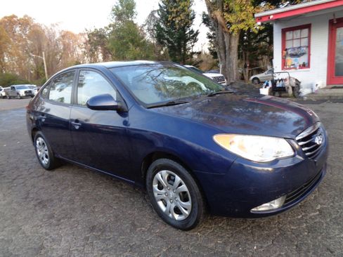 Used 2010 Hyundai Elantra GLS image 3