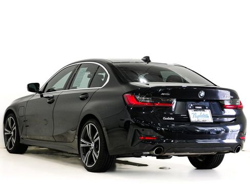 Used 2021 BMW 330e xDrive w/ Premium Package AWD/4WD image 8