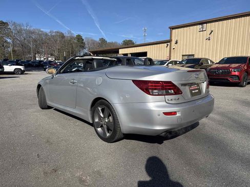 Used 2010 Lexus IS 250C image 2