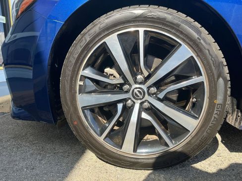 Used 2023 Nissan Maxima SV w/ Floor Mat Group image 32