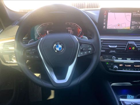 Used 2022 BMW 540i w/ Premium Package image 5