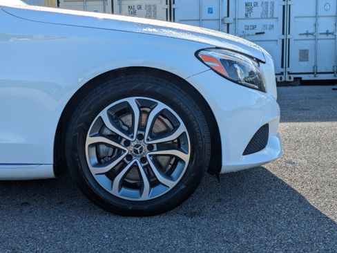 Used 2018 Mercedes-Benz C 300 4MATIC Sedan image 12