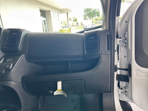 Used 2025 RAM ProMaster 2500 w/ Convenience Group FWD image 22