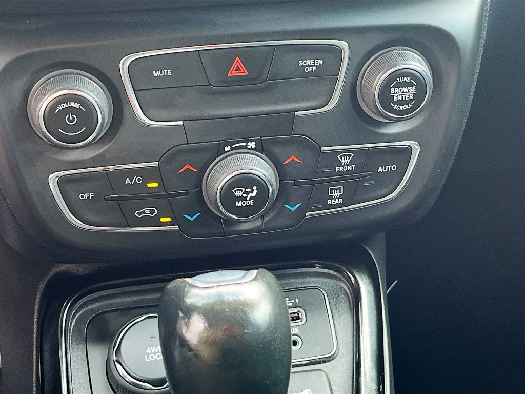 Used 2020 Jeep Compass Latitude AWD/4WD image 15