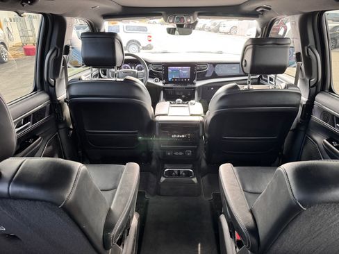 Used 2022 Jeep Wagoneer Series III image 26