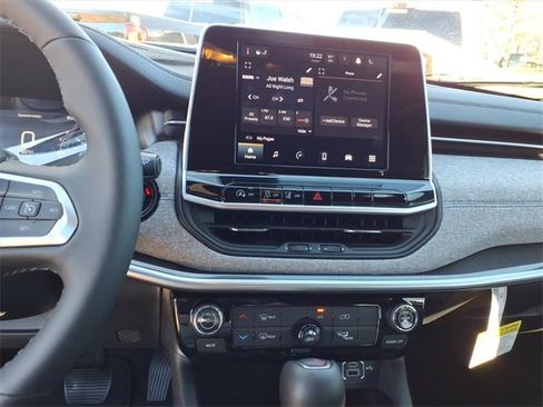 New 2026 Jeep Compass Latitude image 14