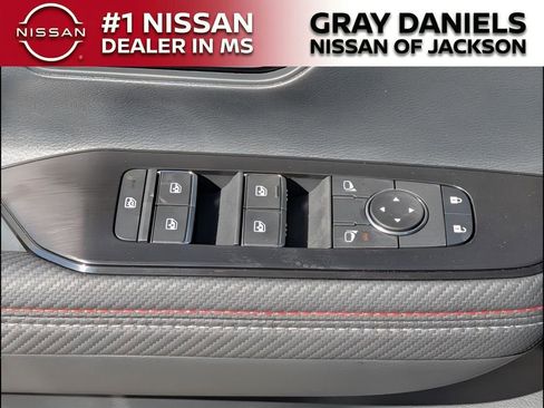New 2026 Nissan Kicks SR w/ Cold Weather Package FWD image 16