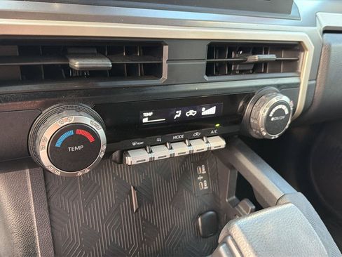 Certified 2024 Toyota Tacoma SR5 AWD/4WD image 26