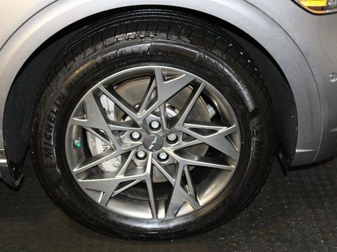 Used 2023 Genesis GV70 2.5T w/ Advanced Package image 32