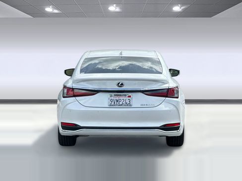 Certified 2025 Lexus ES 300h w/ Premium Package FWD image 11