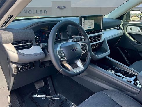 New 2026 Ford Explorer Active AWD/4WD image 8