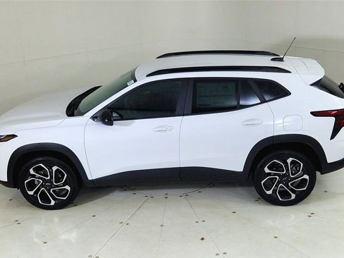 New 2026 Chevrolet Trax RS image 19