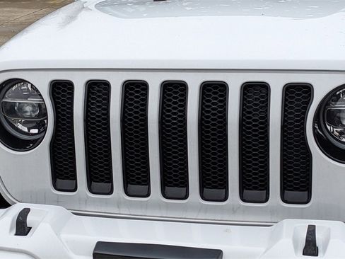 Used 2021 Jeep Wrangler Unlimited Sahara image 9