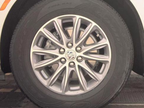 Used 2023 Buick Enclave Essence FWD image 15