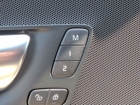 New 2026 Volvo XC60 B5 Plus w/ Climate Package image 18