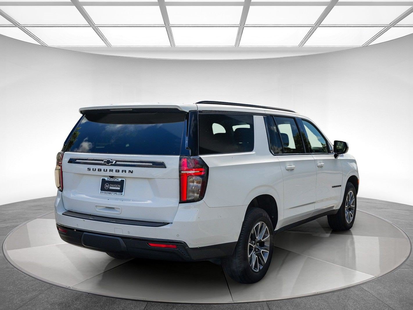 Used 2023 Chevrolet Suburban Z71 AWD/4WD image 4