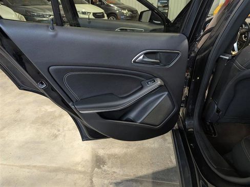 Used 2015 Mercedes-Benz GLA 250 4MATIC image 15