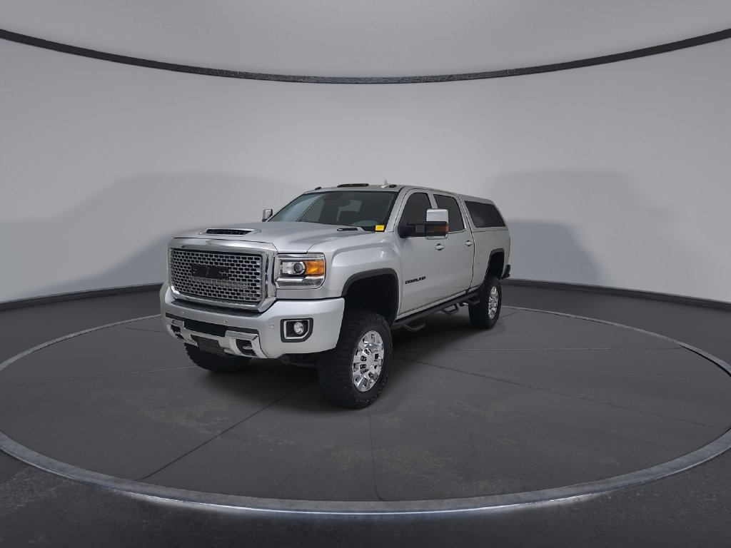 Used 2017 GMC Sierra 2500 Denali w/ Duramax Plus Package AWD/4WD image 7