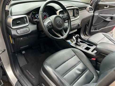 Used 2017 Kia Sorento EX image 30