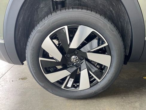 New 2026 Volkswagen Atlas Cross Sport SEL image 29