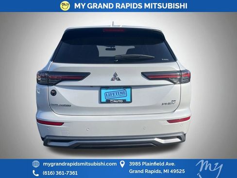 New 2026 Mitsubishi Outlander SE AWD/4WD image 4