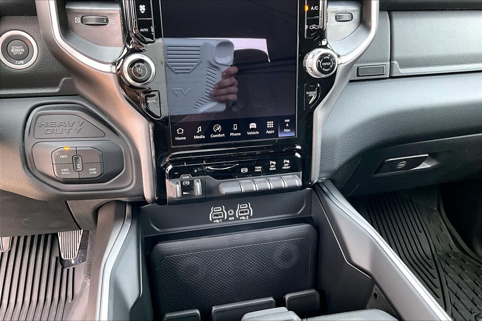 New 2027 RAM 3500 Big Horn AWD/4WD image 18