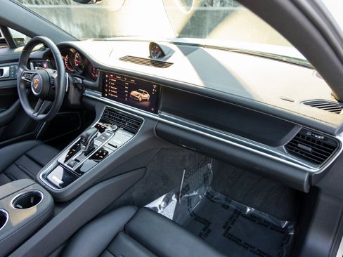 Certified 2023 Porsche Panamera Platinum Edition image 54
