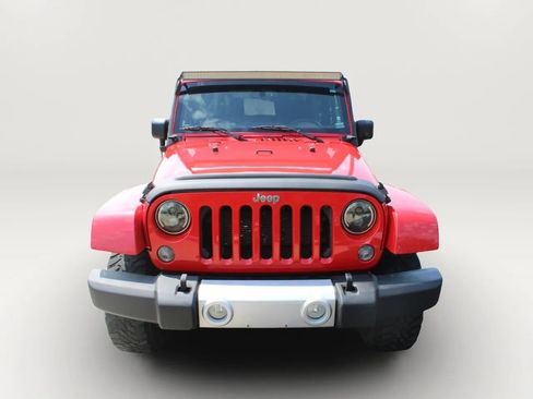 Used 2015 Jeep Wrangler Sahara w/ Connectivity Group AWD/4WD image 2