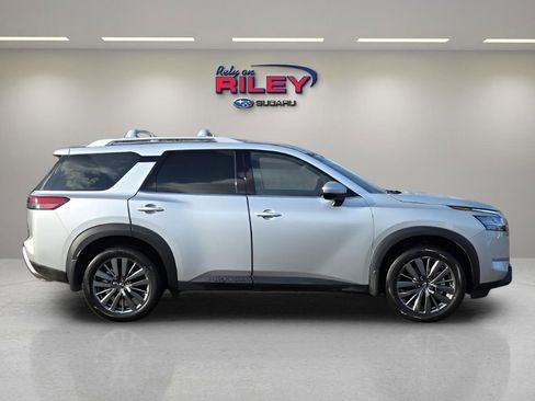 Used 2024 Nissan Pathfinder SL w/ SL Premium Package image 6