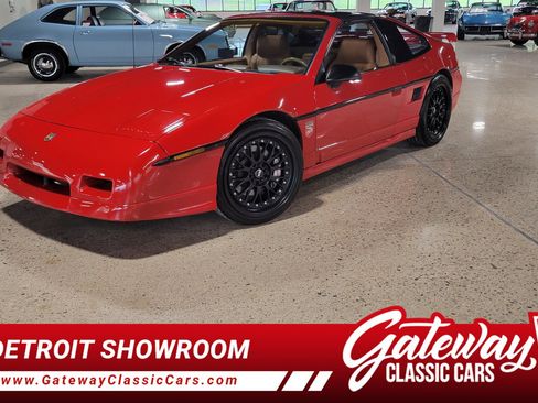 Used 1988 Pontiac Fiero GT RWD image 1
