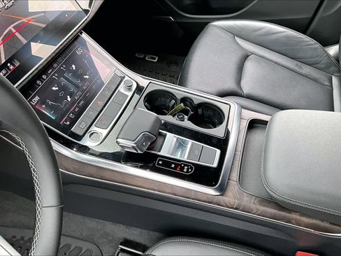 Used 2021 Audi Q8 Premium Plus w/ Premium Plus Package image 16