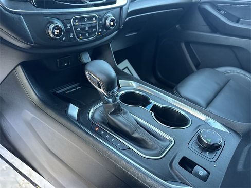 Used 2023 Chevrolet Traverse LT image 20