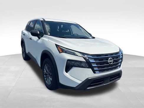 Used 2024 Nissan Rogue S AWD/4WD image 7