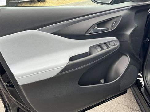 New 2025 Buick Envista Preferred image 10