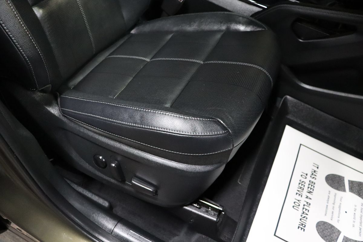 Used 2024 Kia Telluride EX w/ EX Captain's Chair Package FWD image 59