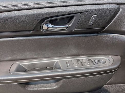 Used 2017 Chevrolet Traverse LT w/ Style and Technology Package image 15