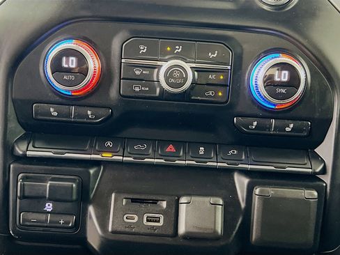 Used 2020 GMC Sierra 1500 SLT image 16