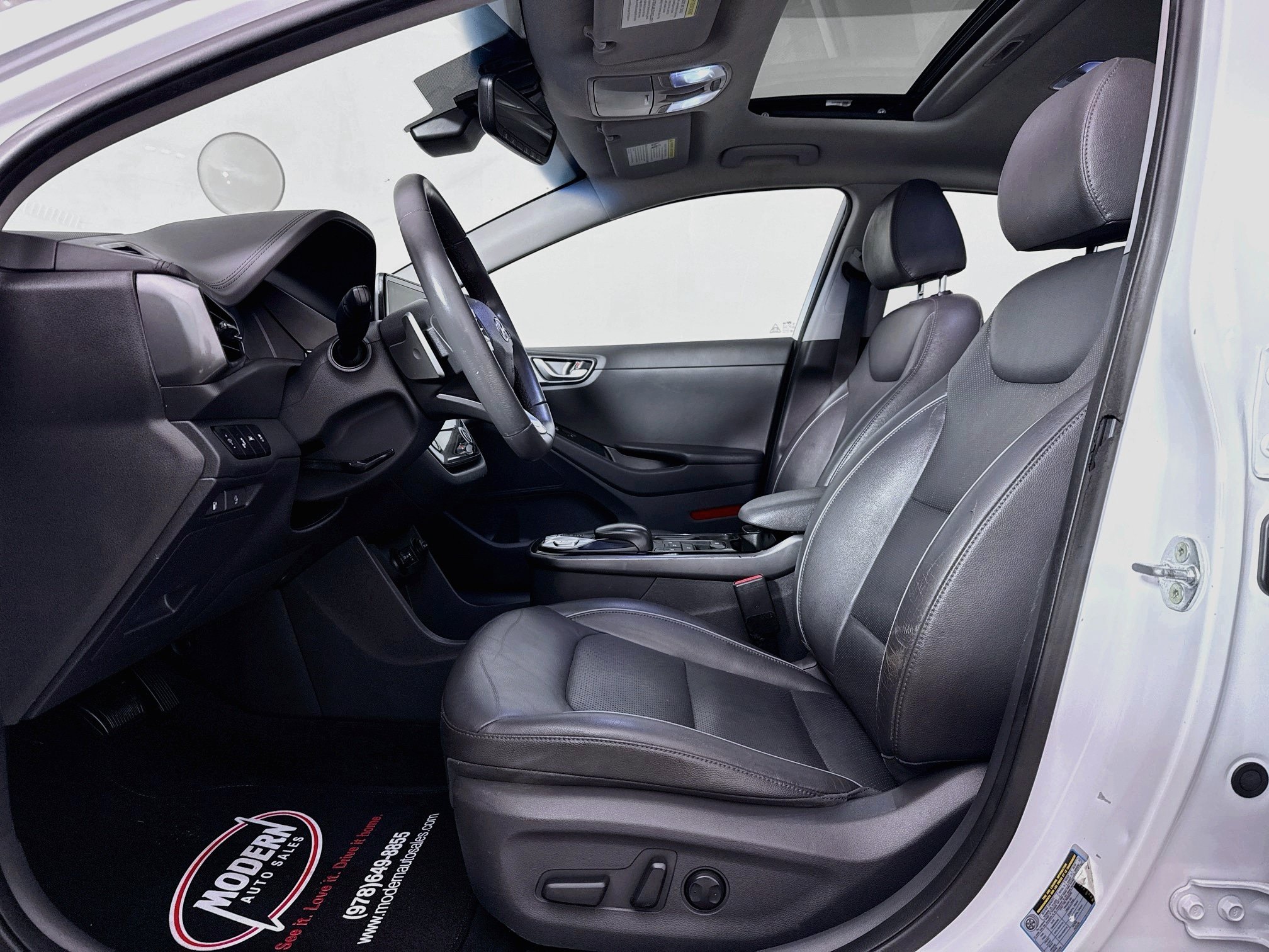 Used 2021 Hyundai Ioniq Limited FWD image 20