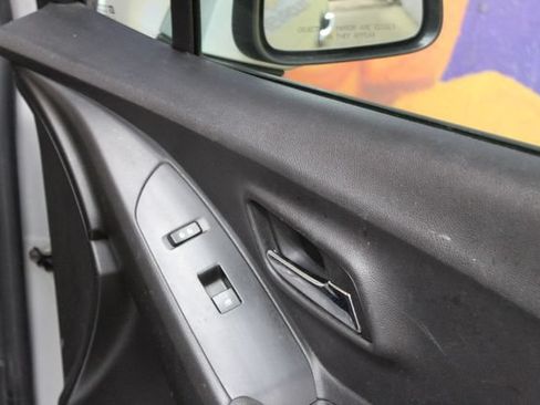 Used 2020 Chevrolet Trax LS w/ Tint and Cruise Package FWD image 11