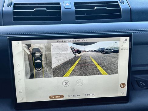 Used 2023 Land Rover Defender 90 V8 image 19