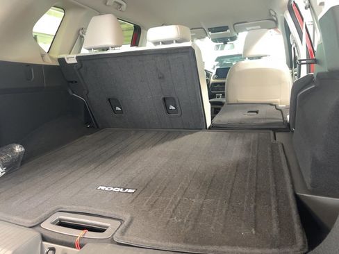 Used 2023 Nissan Rogue SV image 20