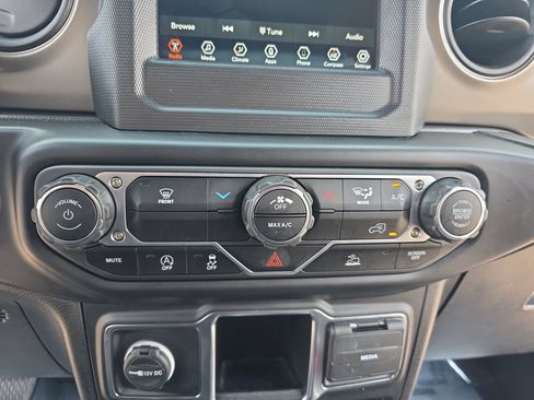 Used 2022 Jeep Wrangler Sport AWD/4WD image 20