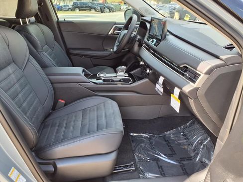 Used 2026 Mitsubishi Outlander AWD image 9