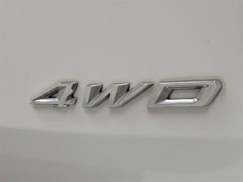 Used 2021 Ford Explorer XLT w/ Equipment Group 202A image 7