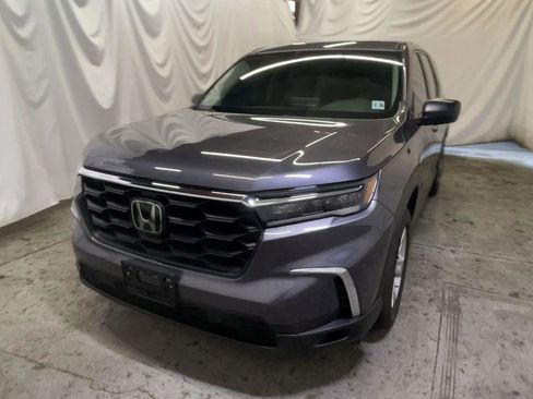 Used 2023 Honda Pilot LX image 3