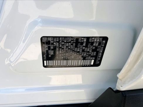 Used 2024 Nissan Rogue SV AWD/4WD image 35