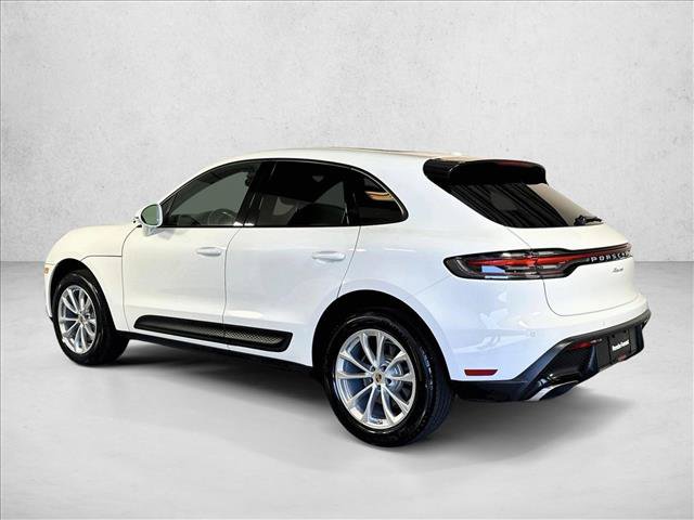 Certified 2026 Porsche Macan AWD/4WD image 3